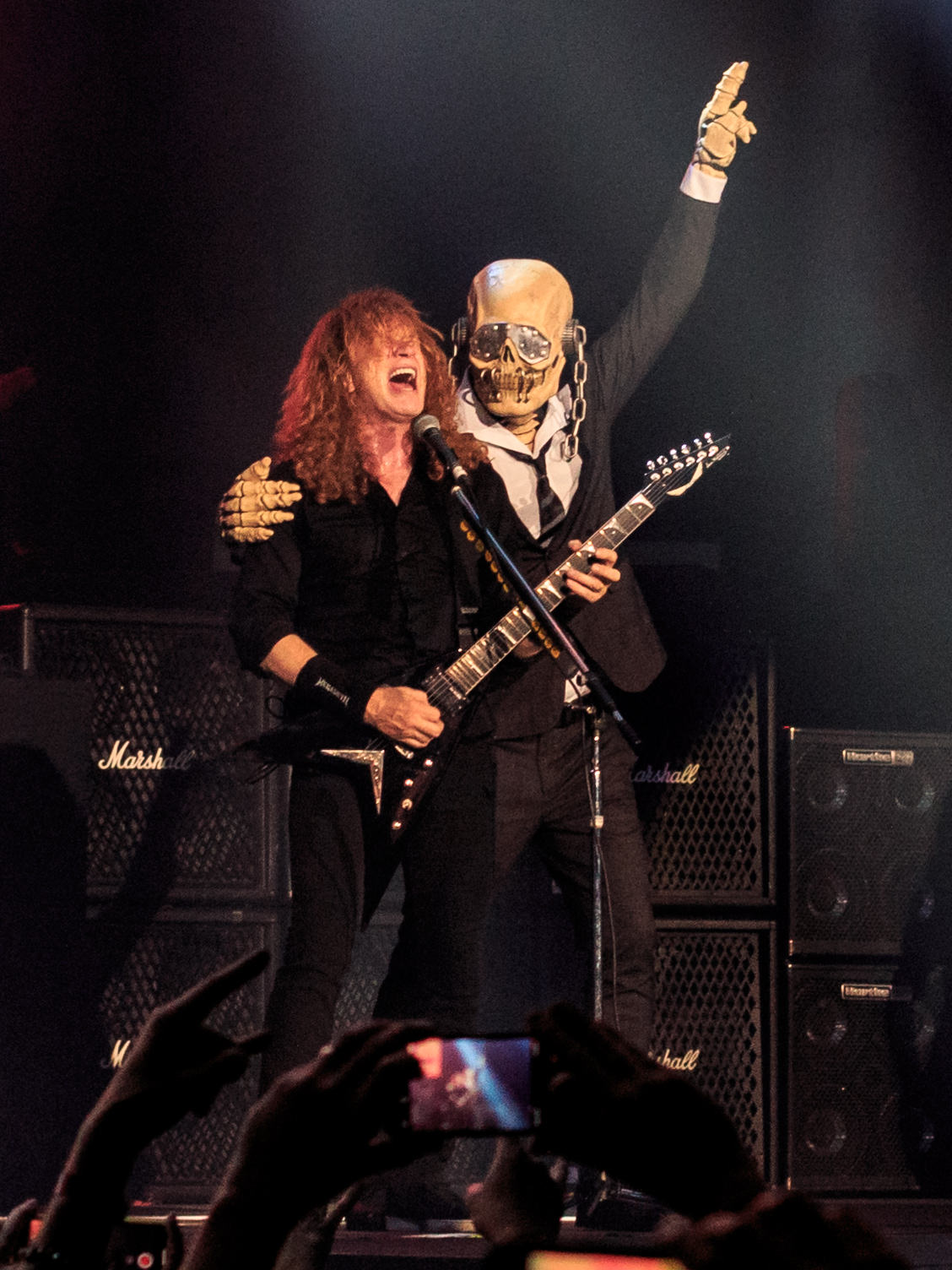 Vic Rattlehead je uradna maskota skupine, simbol njihove kritike politike, vojne in družbenega nadzora; prepoznaven je po zavezanih očeh, ušesih in ustih, kar ponazarja geslo »see no evil, hear no evil, speak no evil«.