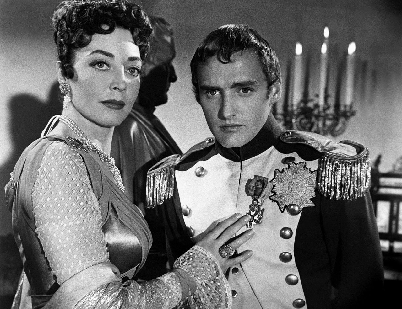 Zgodba o človeštvu (1957), film z Marie Windsor, Hopper je igral Napoleona.