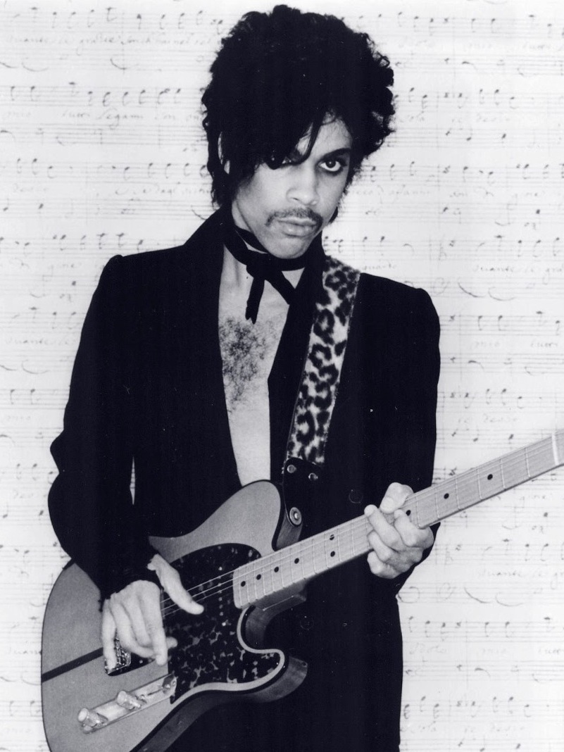 Prince med poziranjem za naslovnico albuma Let's Work (1981).