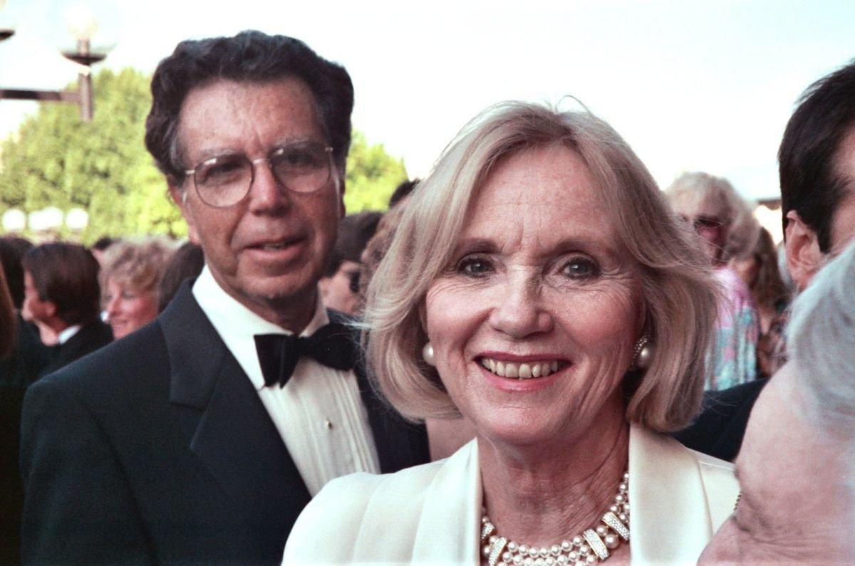 Saintova in njen mož, Jeffrey Hayden, na podelitvi Emmyjev 1991.