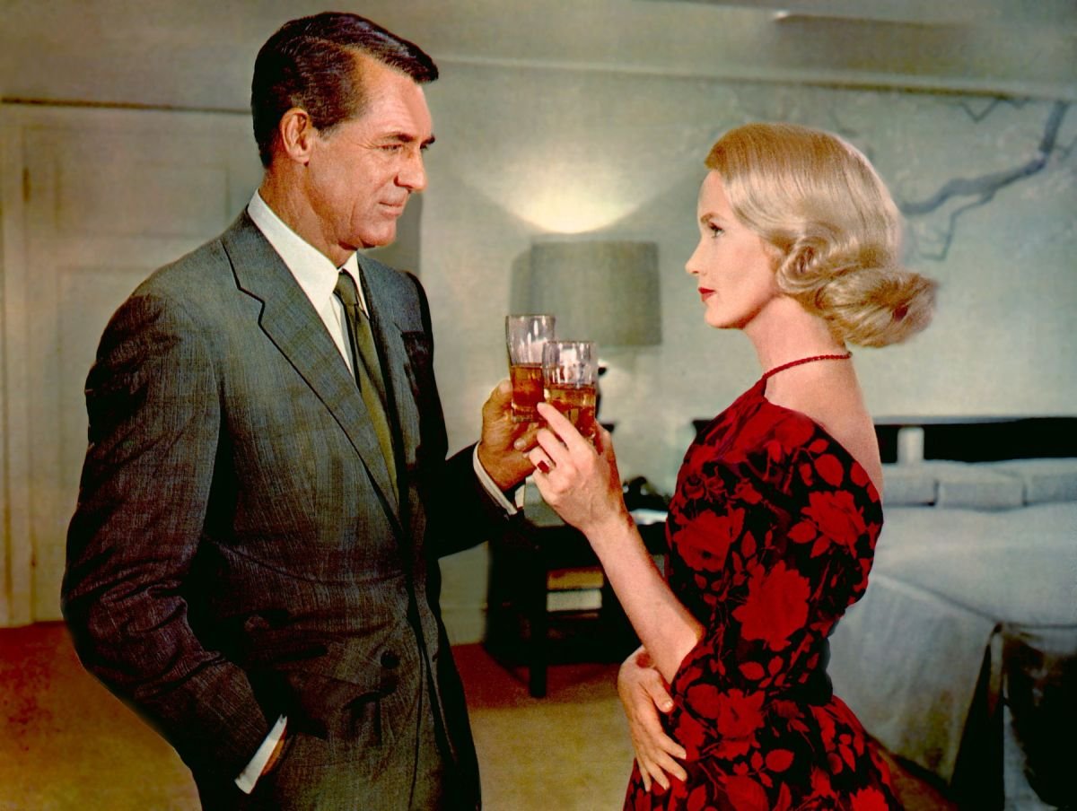Sever Severozahod (1959) je Hitchcockova mojstrovina, kjer je blestela ob Caryju Grantu.
