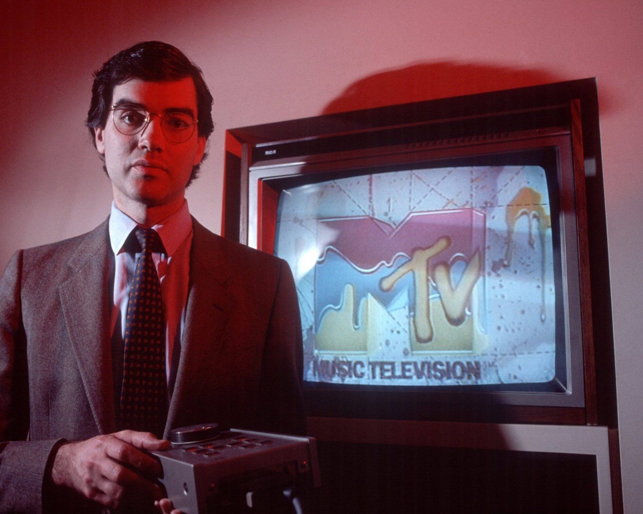 Ko je John Lack avgusta ponoči 1981 rekel: "Dame in gospodje, rock'n'roll", se je začela velika glasbena revolucija.
