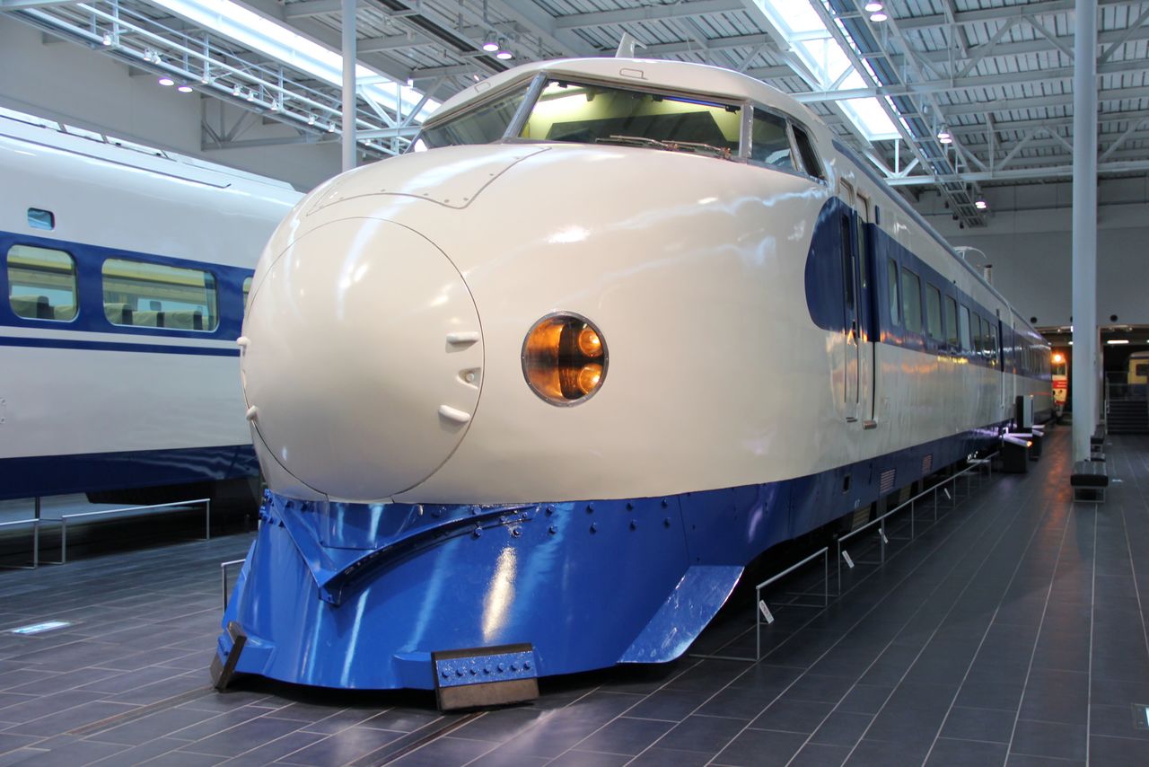 Pred 62 leti je Japonska pognala vlak prihodnosti Pred 62 leti je Japonska pognala vlak prihodnosti